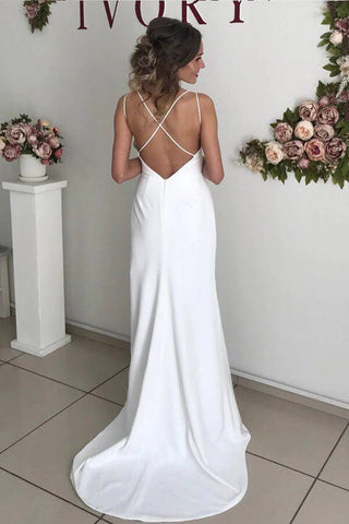 Elfenbeinfarbenes Etui-Brautkleid mit V-Ausschnitt und rückenfreiem Spaghettiträger und Schlitz