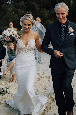 Rückenfreies Meerjungfrau-Brautkleid mit Spaghettiträgern aus Spitze