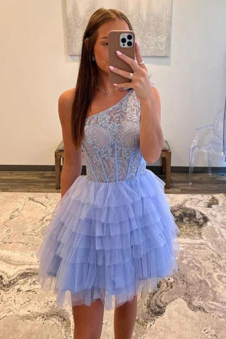 Lavendelfarbenes A-Linien-Abendkleid mit einer Schulter und Lagenrock aus Spitze