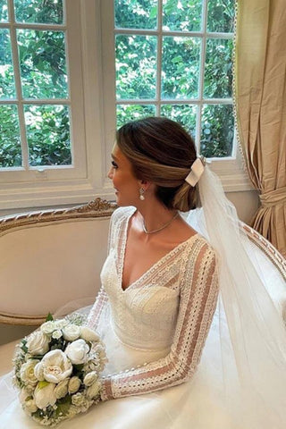 Layered Tulle Ball Gown Lace V-neck Long Sleeves Wedding Dresses