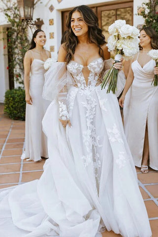 Langärmliges, schulterfreies Bohemian-Brautkleid mit Spitzenapplikationen