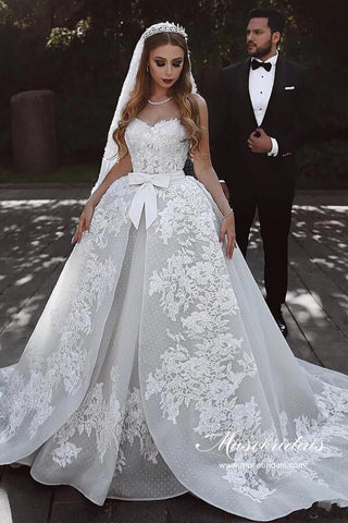 Luxury Tulle Ball Gown Sweetheart Wedding Dresses With Lace Appliques