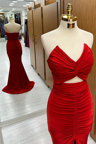 Trägerloses, langes Meerjungfrauen-Abendkleid mit gedrehtem Knoten und Schlitz