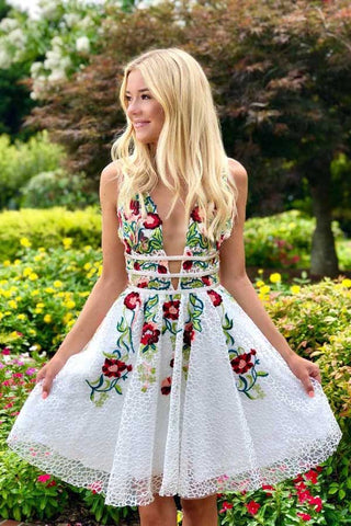 Simple Short Lace V-neck White Homecoming Dress with Appliques