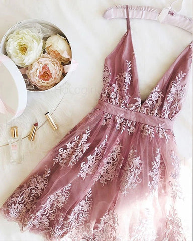 Schlichtes A-Linien-Abendkleid aus Tüll mit Spitzenapplikationen und V-Ausschnitt, kurzes Homecoming-Kleid