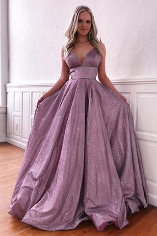 Funkelndes A-Linien-Ballkleid mit tiefem V-Ausschnitt, Spaghettiträgern, Schleppe und Taschen