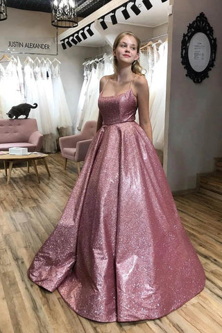 Glitzerndes A-Linien-Ballkleid mit Spaghettiträgern, Schleppe und Taschen