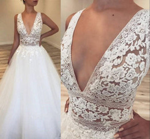 Deep V-Neck Tulle Bridal Gowns Lace Appliques Sleeveless Wedding Dresses