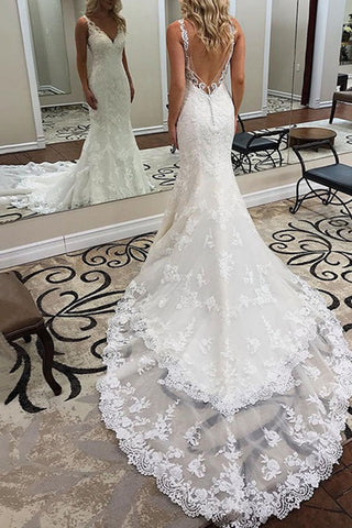Elegantes Meerjungfrau-Brautkleid mit V-Ausschnitt und offenem Rücken aus Spitze und Hofschleppe