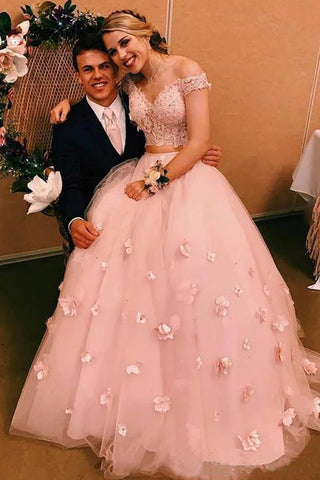 Zweiteiliges Brautkleid mit V-Ausschnitt und 3D-Blumen-Applikationen