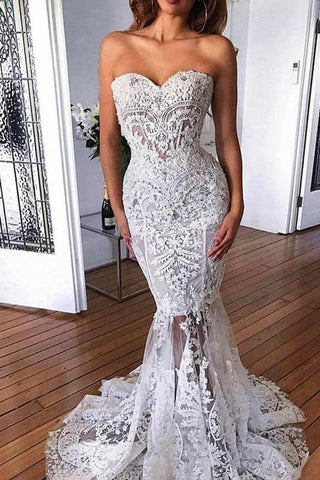 Elegantes langes Meerjungfrau-Brautkleid aus Spitze mit offenem Rücken und Perlen