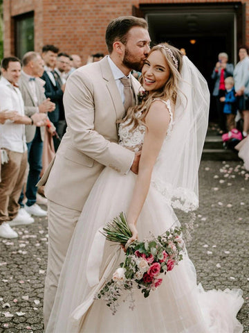 Wonderful Appliqued A-line Wedding Dresses With Cap Sleeves Tulle Gowns