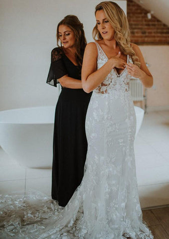 Wonderful Illusion V-neck Sleeveless Lace Floor-length Mermaid Wedding Dress