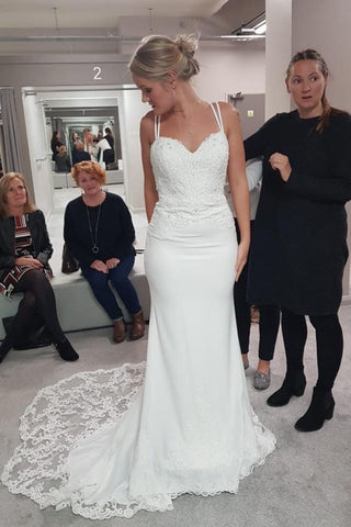 Schlichtes Spaghettiträger-Meerjungfrau-Brautkleid mit herzförmigem Ausschnitt und Schleppe aus Spitze