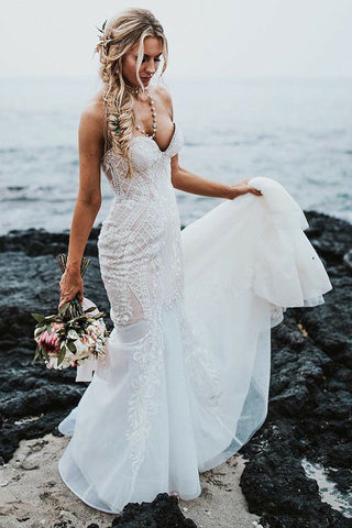 Elegant Mermaid Sweetheart Sweep Train Wedding Dress with Lace Appliques