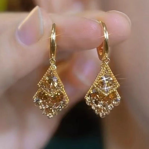 Design Sense Maillard Coffee Color Simple Crystal Rhombus Earrings Women's Light Luxury Premium Atmospheric Earrings Earrings Earrings Earrings