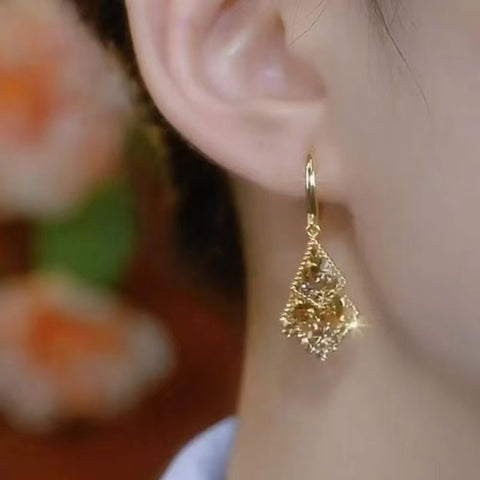 Design Sense Maillard Coffee Color Simple Crystal Rhombus Earrings Women's Light Luxury Premium Atmospheric Earrings Earrings Earrings Earrings