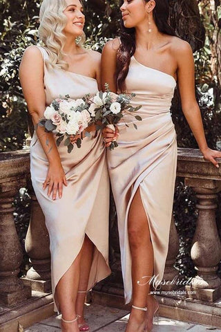 One Shoulder Asymmetrical Pleated Short Bridesmaid Dresses With Slit