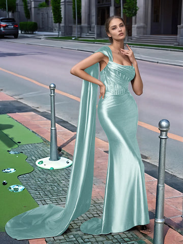 Langes Ballkleid aus Spitze mit One-Shoulder-Träger und Schleppe