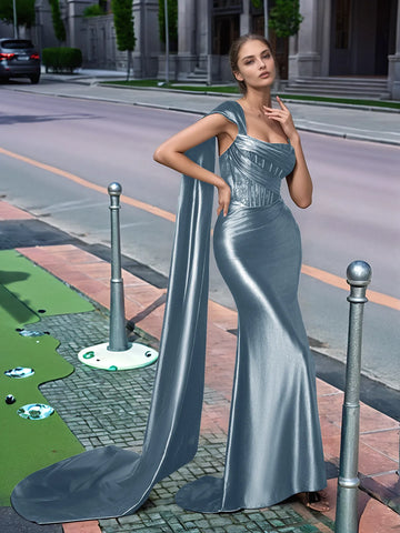 Langes Ballkleid aus Spitze mit One-Shoulder-Träger und Schleppe