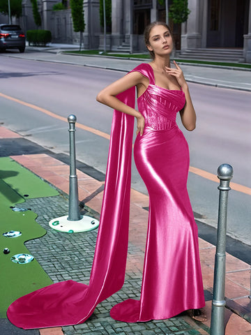 Langes Ballkleid aus Spitze mit One-Shoulder-Träger und Schleppe