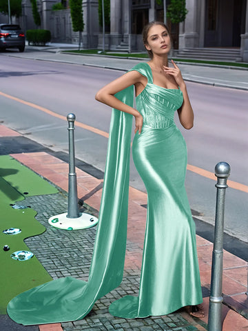 Langes Ballkleid aus Spitze mit One-Shoulder-Träger und Schleppe