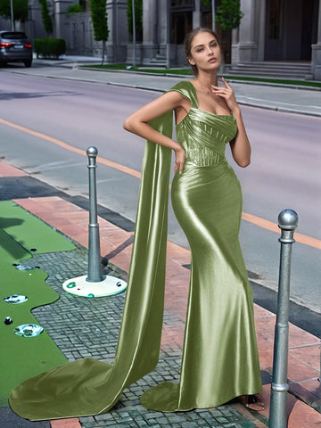 Langes Ballkleid aus Spitze mit One-Shoulder-Träger und Schleppe