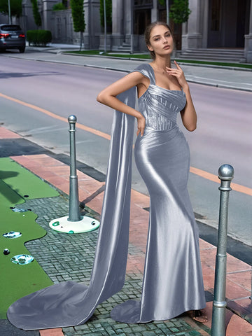 Langes Ballkleid aus Spitze mit One-Shoulder-Träger und Schleppe
