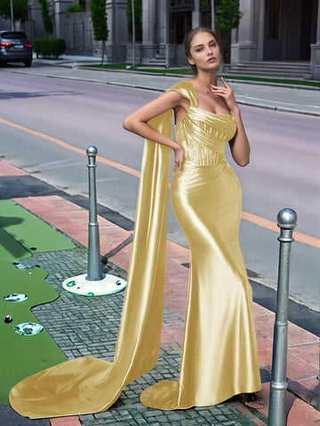 Langes Ballkleid aus Spitze mit One-Shoulder-Träger und Schleppe