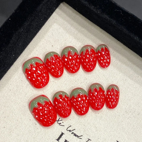 10pcs Red Strawberry Press On Nails Sweet Handmade Short Round False Nail Patches Glossy Cat's Eye Wearable Fake Nails Tips
