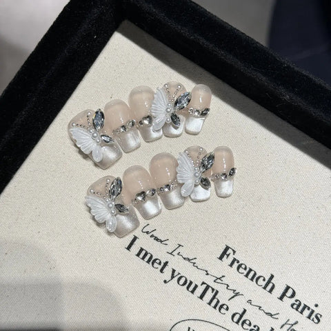 10pcs Pink Short Duckbill Press On Nails Sweet Fresh 3D White Flower Handmade False Nail Gold Metal Buttefly Decor Fake Nails