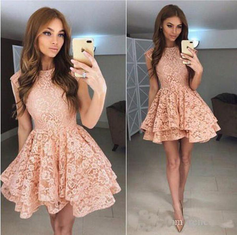 Kurzes Ballkleid mit bauschiger Spitze und Applikationen in Korallenrot, günstiges Homecoming-Kleid 