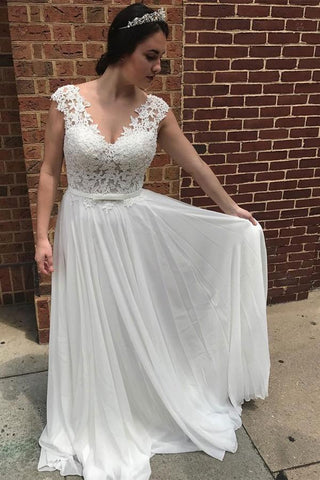 Chiffon A-Linie V-Ausschnitt Durchsichtige Spitze Applizierte Günstiges Strand Brautkleid 