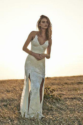 Elfenbeinfarbenes, schulterfreies, rückenfreies Strand-Brautkleid aus Spitze im Boho-Stil mit Schlitz vorne, MW174