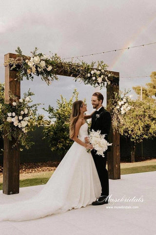 Satin Ballkleid Perlenbesetztes trägerloses schlichtes Hochzeitskleid mit Seitenschlitz