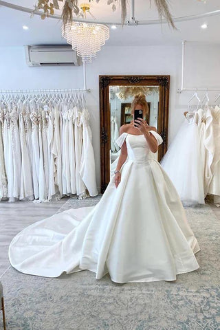 Satin Ballkleid Off-the-Shoulder Brautkleider mit Hofschleppe