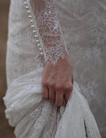 Etuikleid mit langen Ärmeln und Perlen, Brautkleider im Vintage-Stil