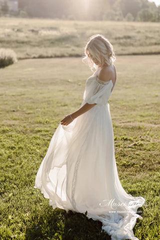 Schlichte Chiffon A-Linie Off Shoulder Strand Brautkleider mit Schleppe