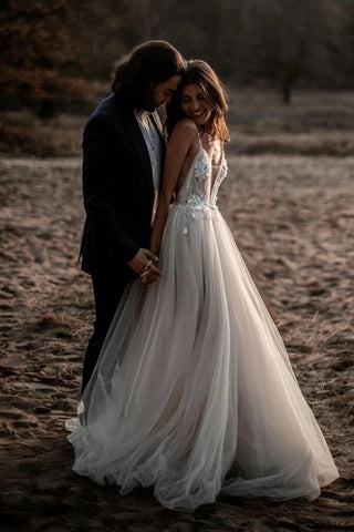 Tulle A-line Deep V-neck Backless Spaghetti Straps Wedding Dresses