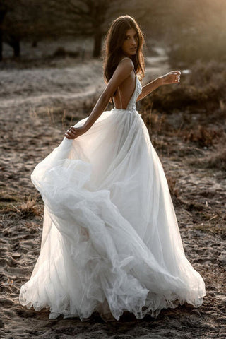 Tulle A-line Deep V-neck Backless Spaghetti Straps Wedding Dresses