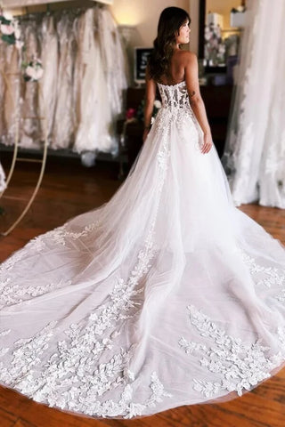 Tulle A-line Strapless Princess Wedding Dresses With Lace Appliques