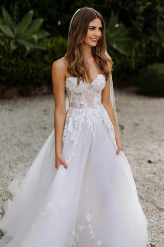 Tulle A-line Sweetheart Sleeveless Lace Appliques Boho Wedding Dresses