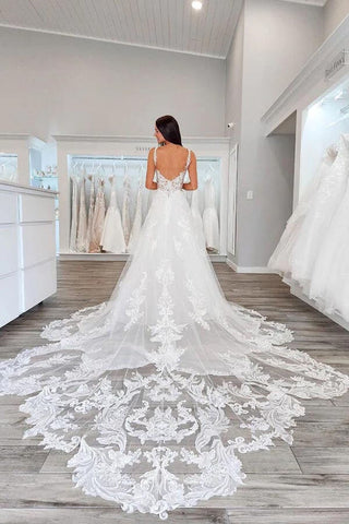Tulle A-line V-neck Lace Appliques Wedding Dresses With Chapel Train