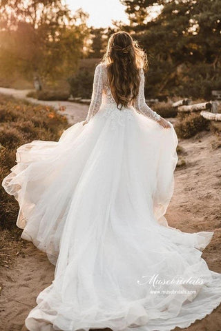 Tulle A-line V-neck Long Sleeves Wedding Dresses With Lace Appliques