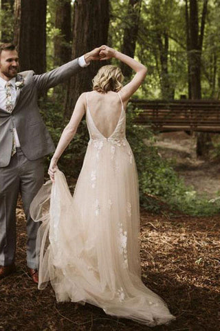 Tulle A-line V-neck Spaghetti Straps Lace Appliques Wedding Dresses
