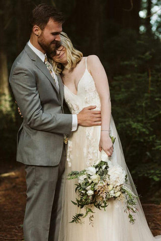 Tulle A-line V-neck Spaghetti Straps Lace Appliques Wedding Dresses