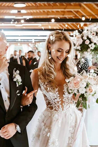 Tulle Lace Appliques A-line V-neck Wedding Dresses With Sweep Train