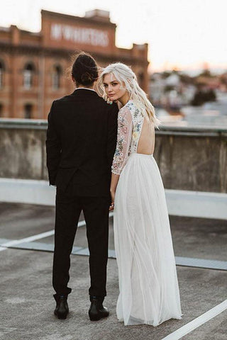 Tulle Round Neck 3/4 Sleeves Wedding Dresses With Lace Florwers