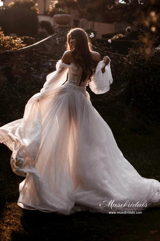 Tulle A-line Sweetheart Lace Long Sleeves Chapel Train Wedding Dresses