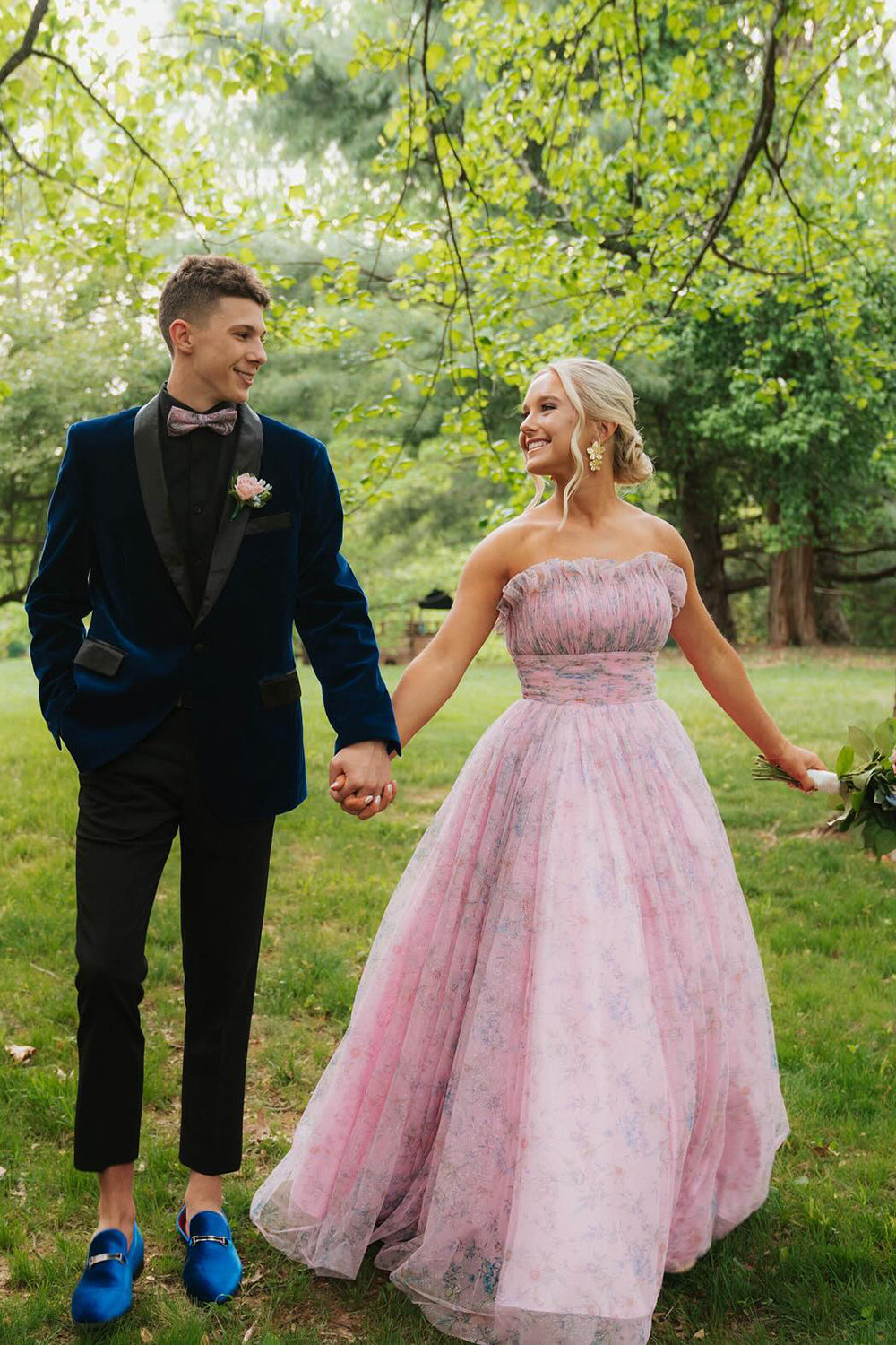 Dark Blue Velvet Shawl Lapel One Button 2 Pieces Men's Prom Suits 